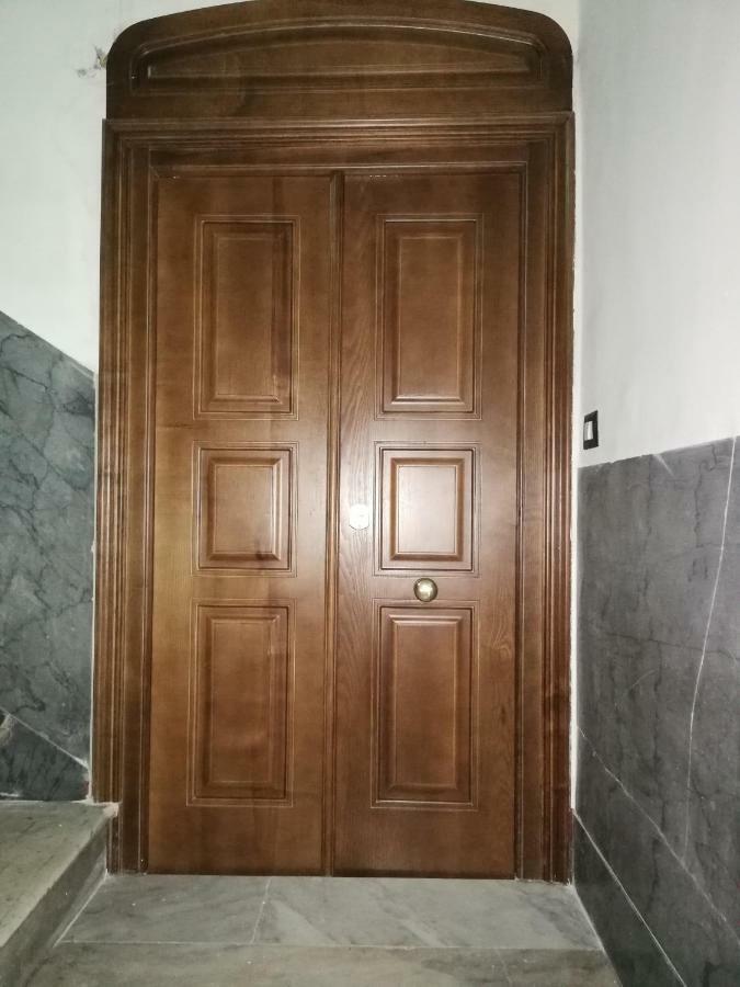 Casa Di Gio - Duomo Apartment Naples Luaran gambar